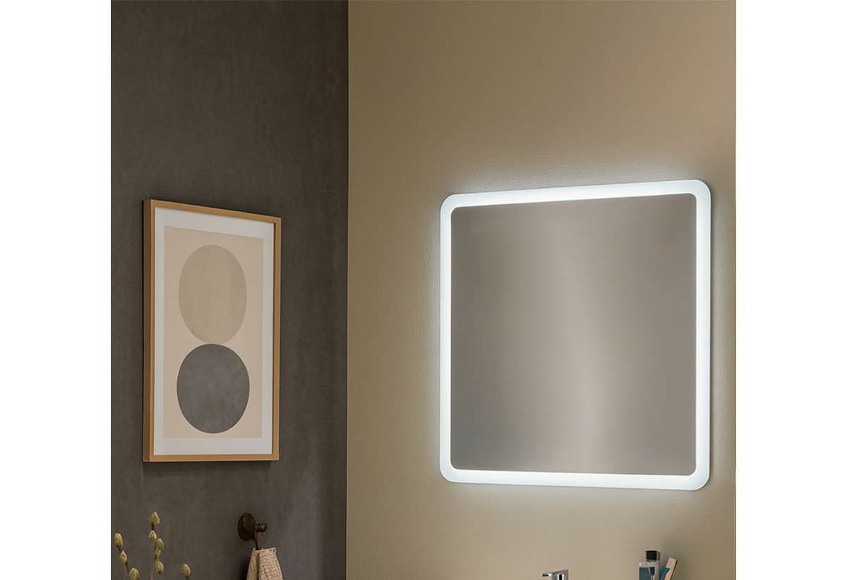 Απεικονίζεται ο καθρέπτης και το ερμάριο του επίπλου